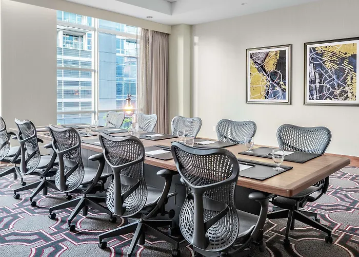 Hotel Hilton Garden Mccormick Place 3*